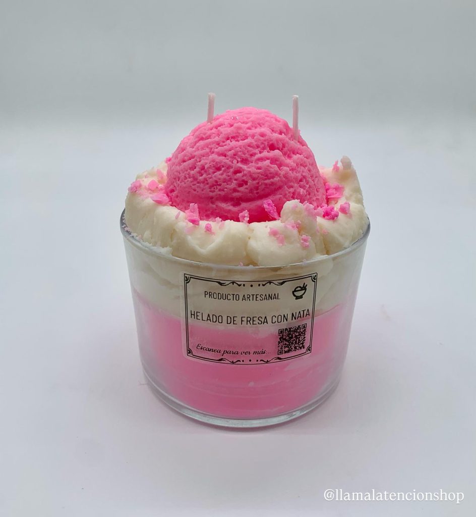 HELADO DE FRESAS CON NATA